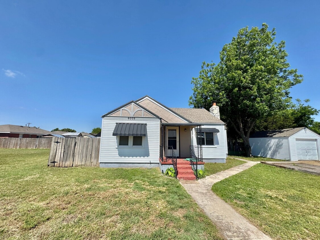 Photo - 6005 NW 32nd St (Bethany, OK)
