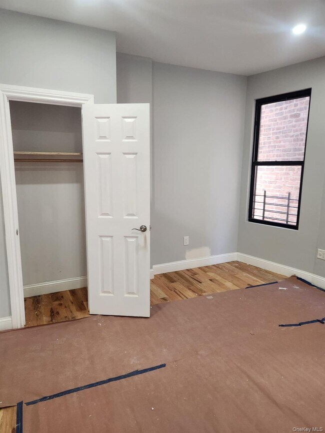 Foto del edificio - 746 E 217th St