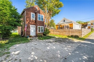 Building Photo - 46 Thurston Ave