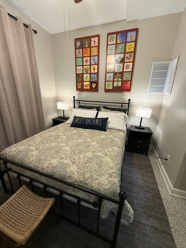 Building Photo - 6010 W Seminole St