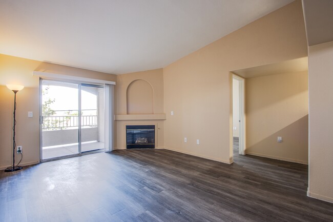 Building Photo - 7885 W Flamingo Rd