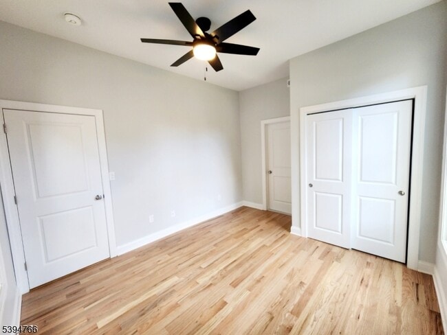 Foto del edificio - 24 W Stewart St