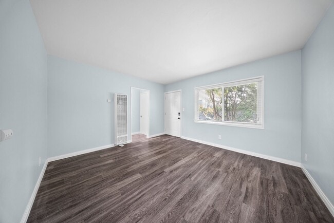 Foto del edificio - 1577 Pine Ave