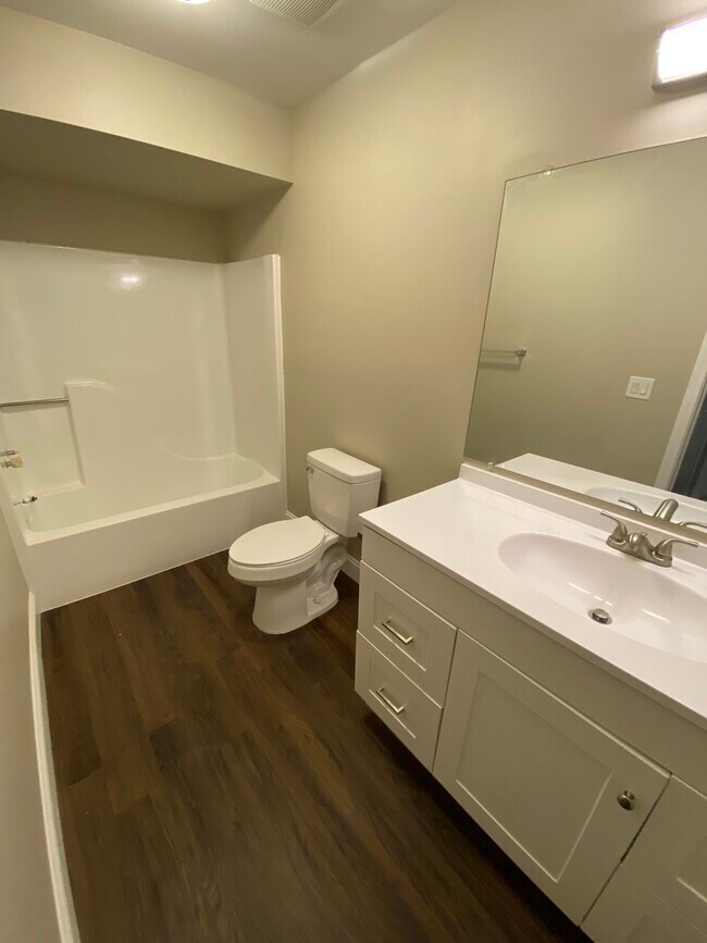 Huron River Wyandotte Apartments 2700 6th St Wyandotte, MI