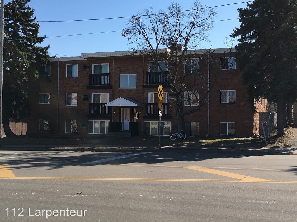 Building Photo - 112 Larpenteur Ave W
