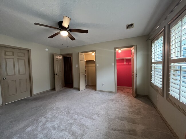 primary bedroom - 2914 Broadmoor Dr