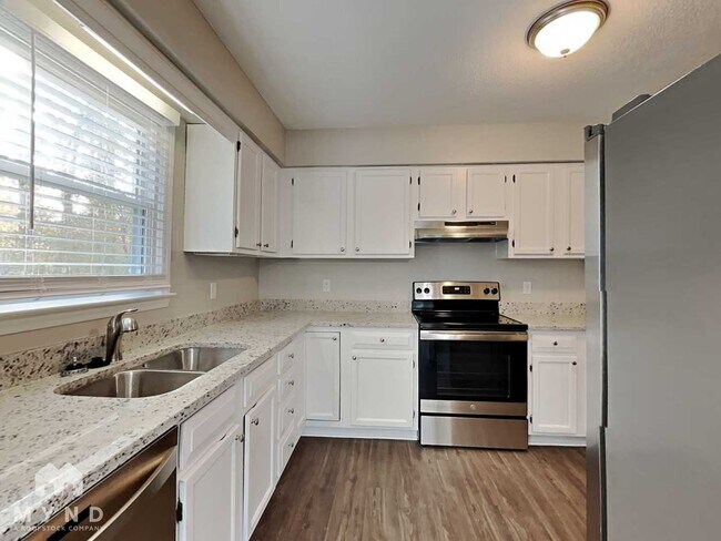 Foto del edificio - 202 Indian Springs Dr