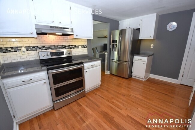Building Photo - 700 mount alban drive