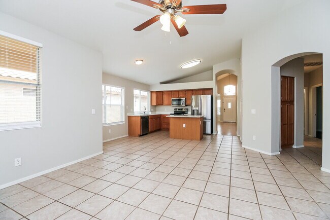 Foto del edificio - 7932 W Taro Ln