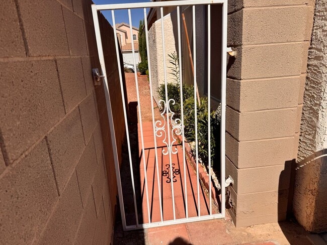 Foto del edificio - One Story Home For Rent