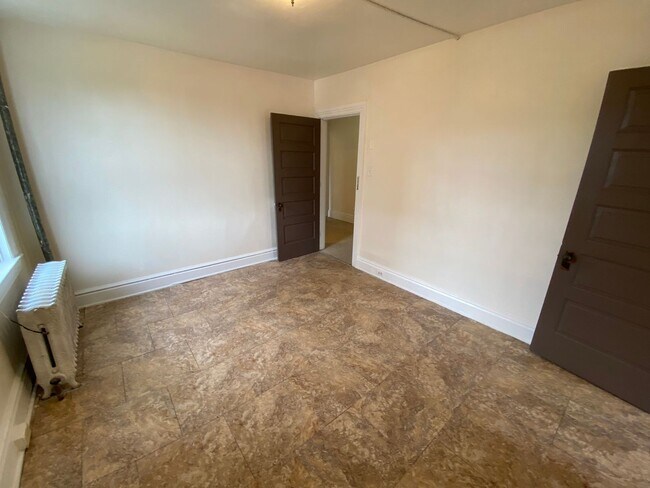 Building Photo - Single Family Home