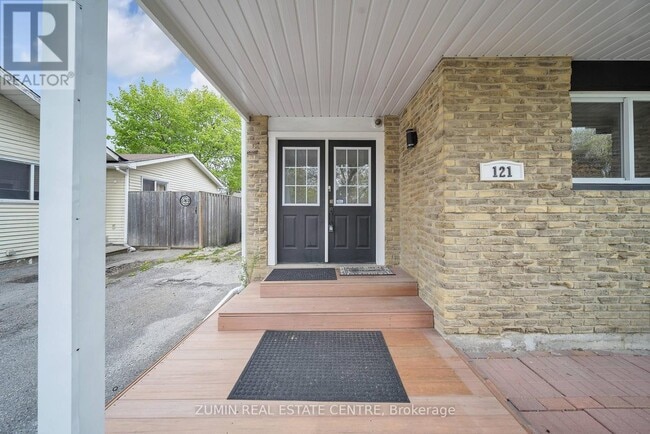 Building Photo - 121 Carberry Crescent