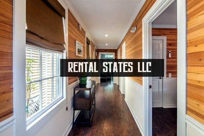 Building Photo - 2 bedroom in Key West FL 33040