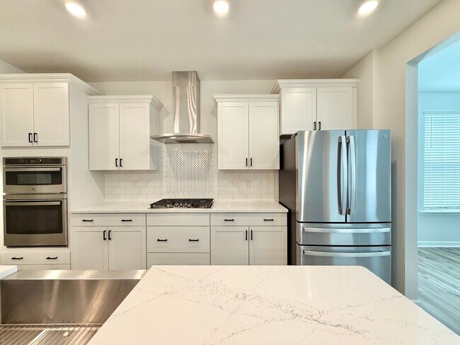 Foto del edificio - Stunning New 5BD, 5BA Garner Home with Lux...