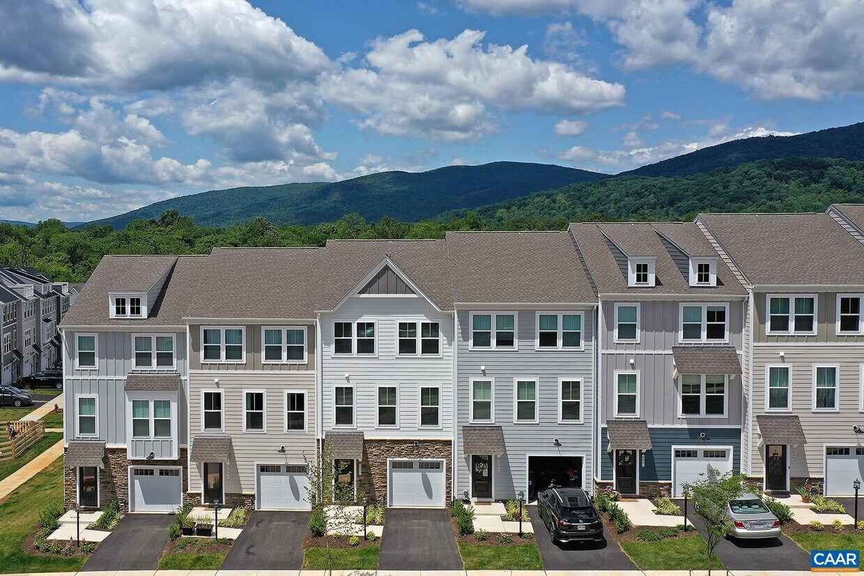 Foto principal - 5997 McComb St