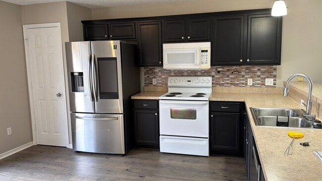 Building Photo - 5301 Fargo Ct