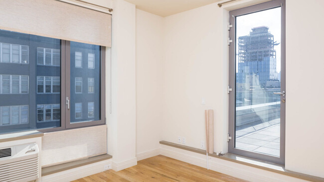 Building Photo - 56 Broadway