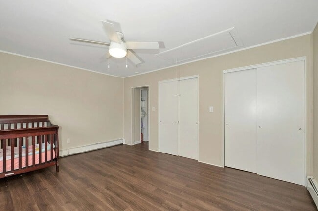 Building Photo - 19 Conger Ave