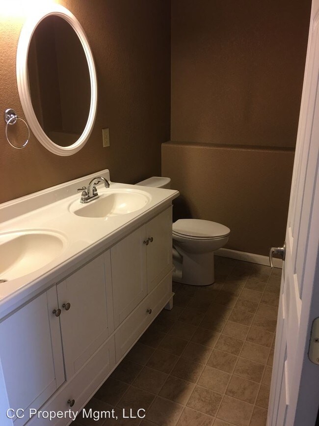 Building Photo - 22765 Pickarts Ln