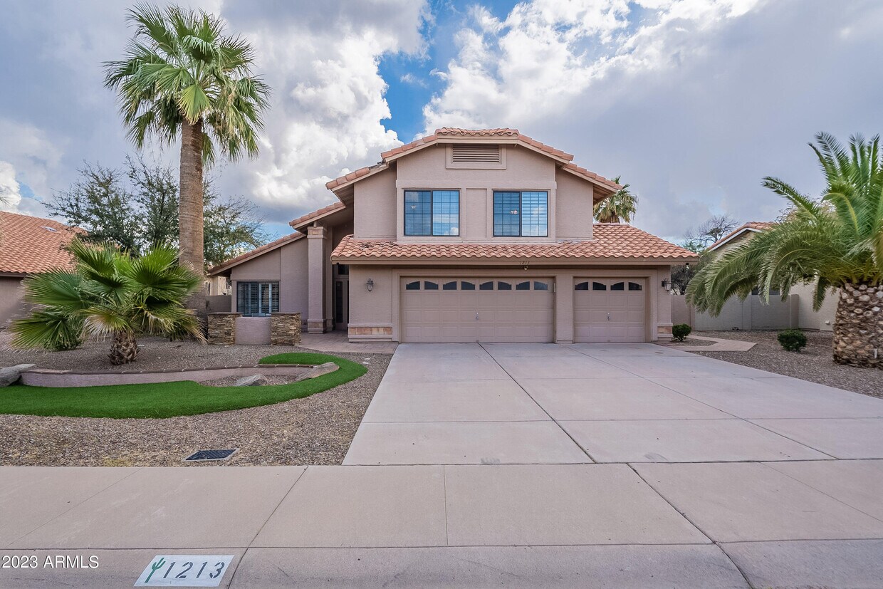 Foto principal - 1213 E Drake Dr