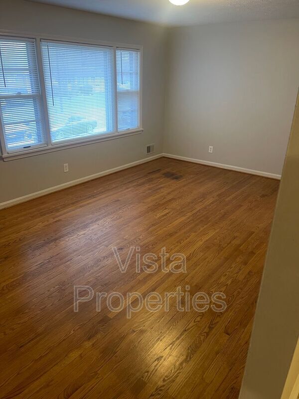 Building Photo - 6310 Green Manor Dr