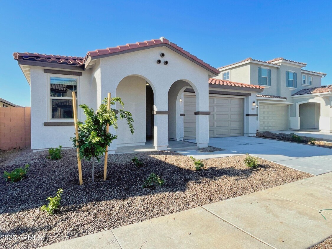 Primary Photo - 21133 E Raven Dr