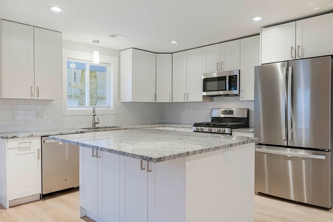 Foto del edificio - 2715 S 37th St