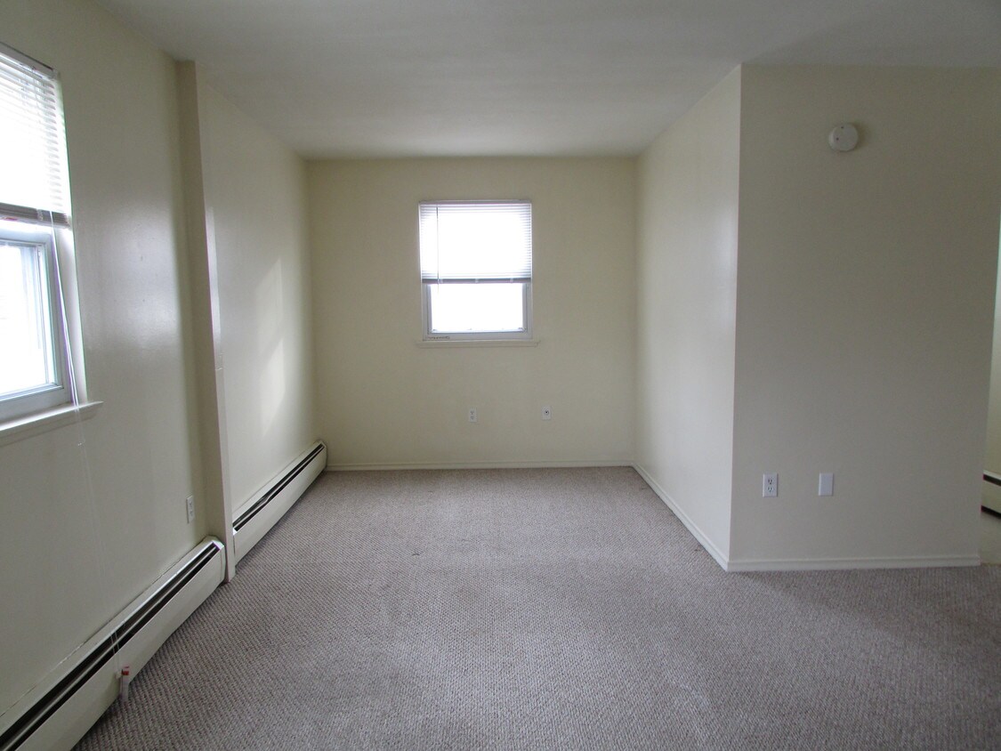 Primary Photo - 161 Tolland St