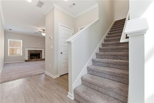 Building Photo - 231 Eva Wy