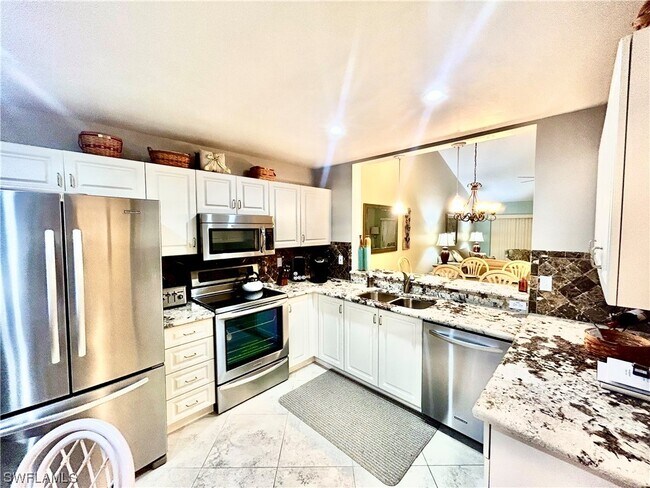 Building Photo - 700 Saratoga Cir
