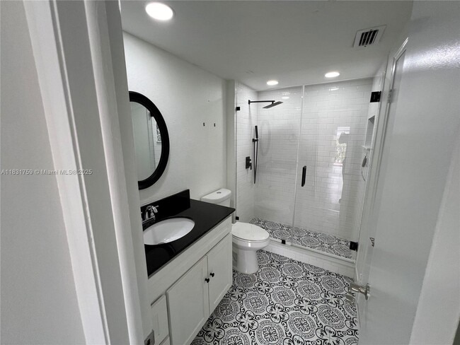 Building Photo - 8000 SW 81st Dr