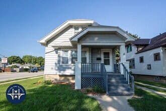 Building Photo - 8208 W Lincoln Ave