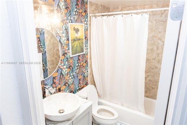 Building Photo - 7501 E Treasure Dr