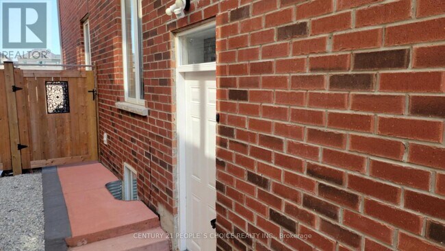 Photo du bâtiment - 33 Boathouse Rd