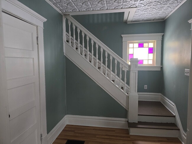 Foto del edificio - 145 N Buena Vista St