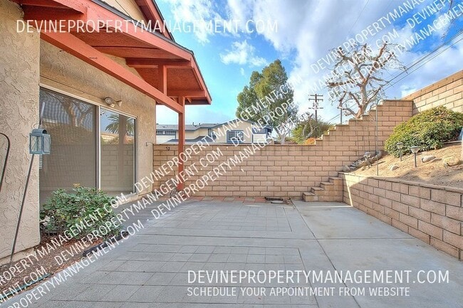 Building Photo - 902 California Privado
