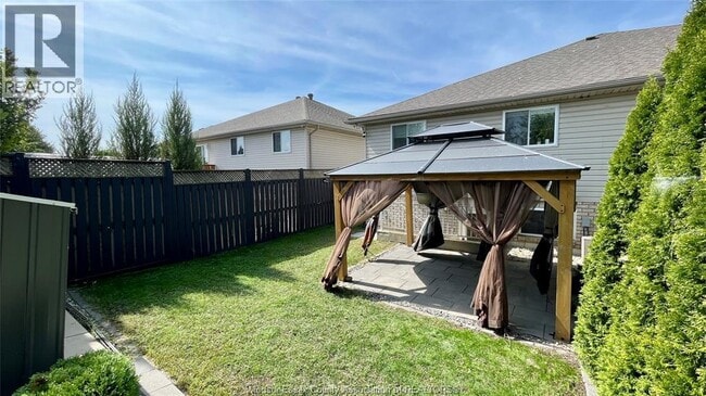 Building Photo - 11396 Timber Bay Crescent