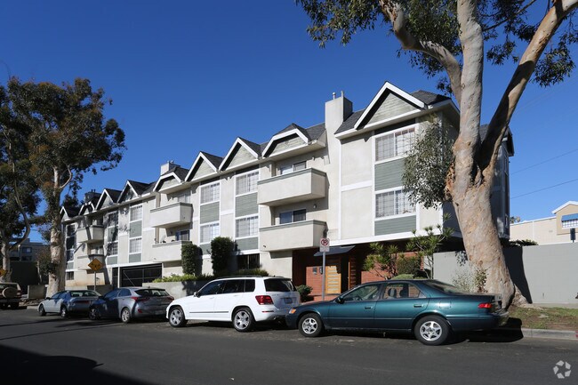 Foto principal - 10201 Woodbine Street