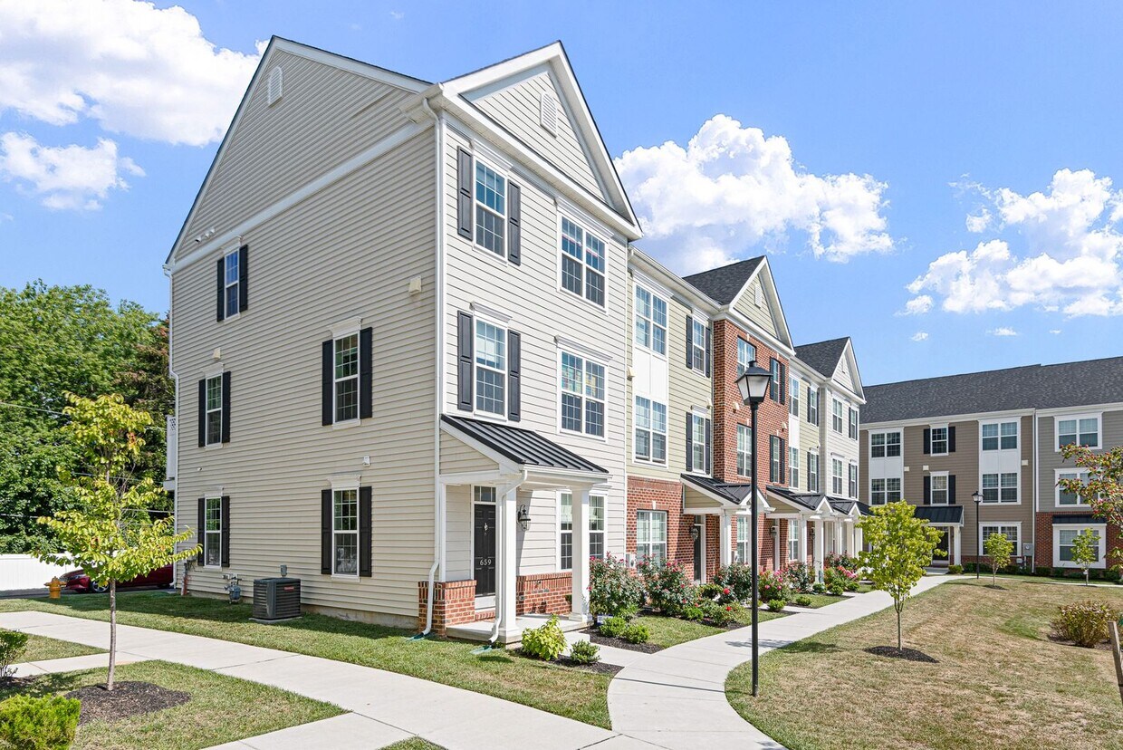 Photo - Welcome to 659 McComb Place!