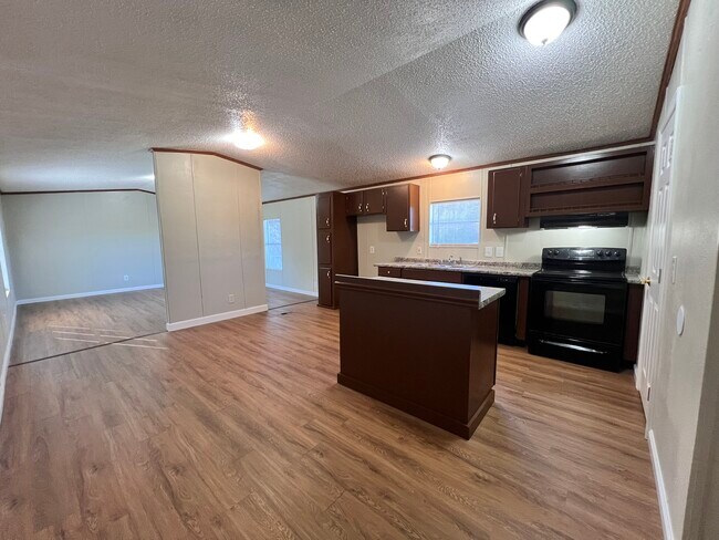 Foto del edificio - 31927 Seminole Rd