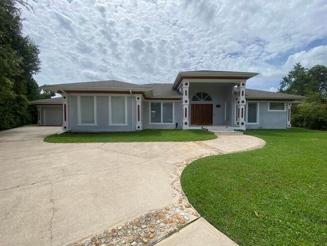 Spacious 3/2 with In-Law Suite - Spacious 3/2 with In-Law Suite House