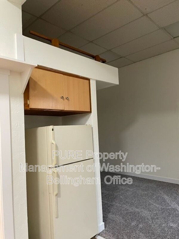 Building Photo - 1003 Dupont St 101