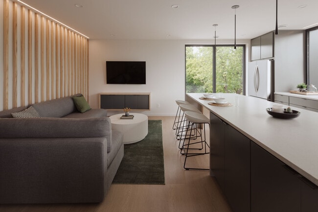 Foto del edificio - 796 Stewart Ave