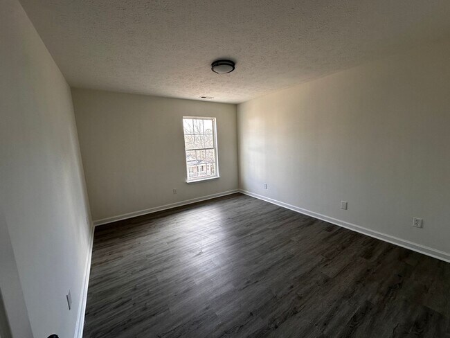 Foto del edificio - 805 Aubrey Ave