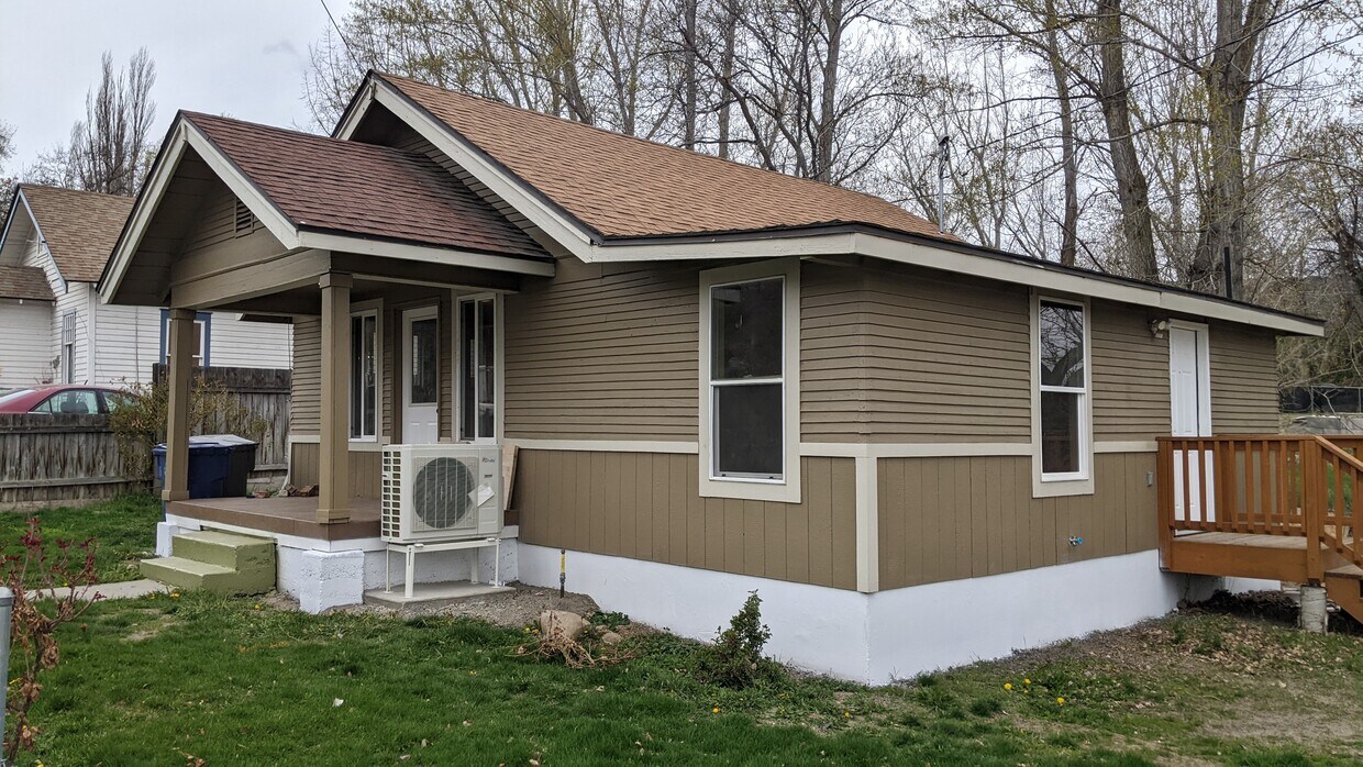 8 Beuzer St, Wenatchee, WA 98801 House Rental in Wenatchee, WA