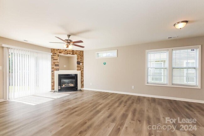 Building Photo - 10341 Hugue Way
