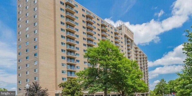 Foto del edificio - 1225 Martha Custis Dr