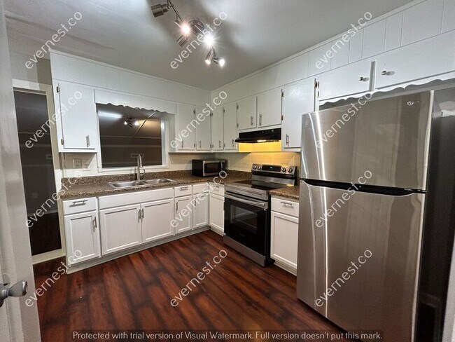 Building Photo - 3889 Branch Dr SW