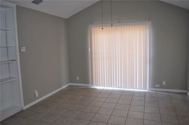Building Photo - 5916 Cherry Loop