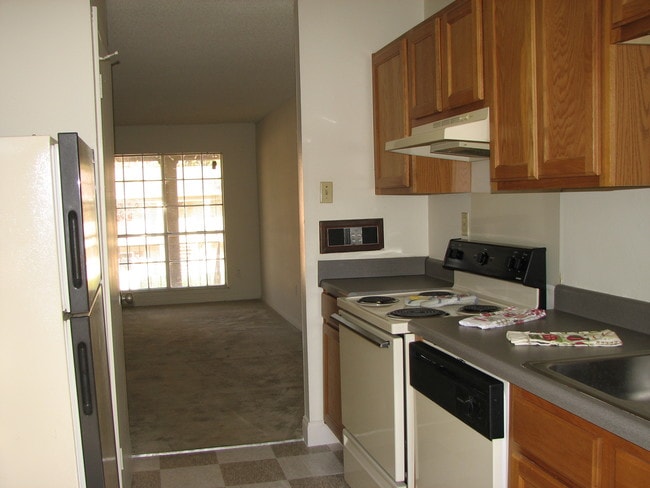 Building Photo - Renew Bartlett Village